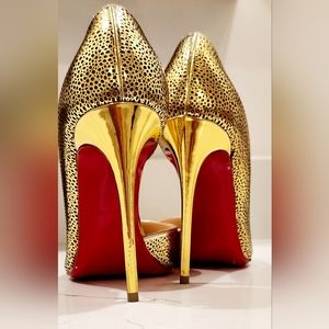 CHRISTIAN LOUBOUTIN Gold size 38 so beautiful.